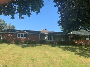 5215 Loma Linda Ln NE, Canton, OH 44714