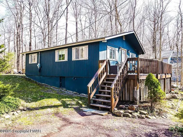 102 Sweet Briar Rd, Pocono Pines, PA 18350