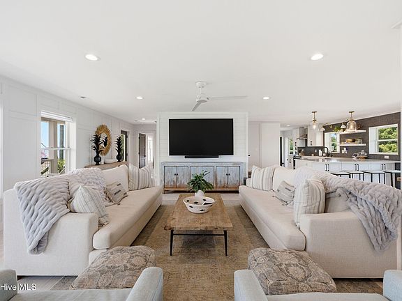 3rd image of 3736 Janiero Road