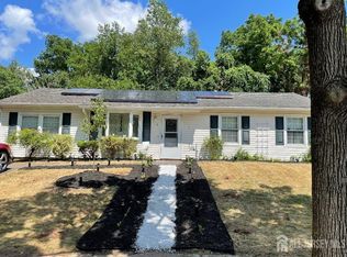 3 Brook Hollow Rd, Piscataway, NJ 08854