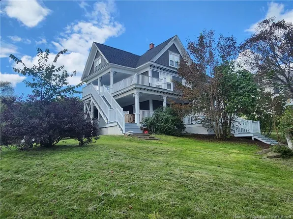 17 Pleasant St, Hillsborough, NB E4H 3A6