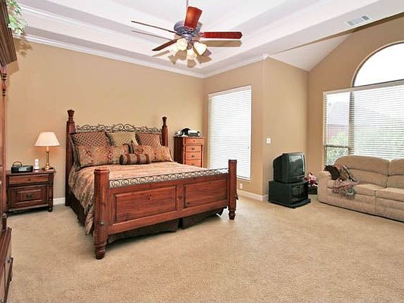 5th image of 3203 Roan Way