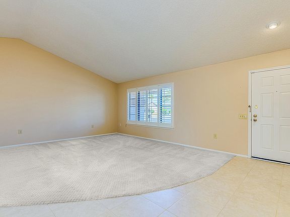 3rd image of 13836 W Oak Glen Dr