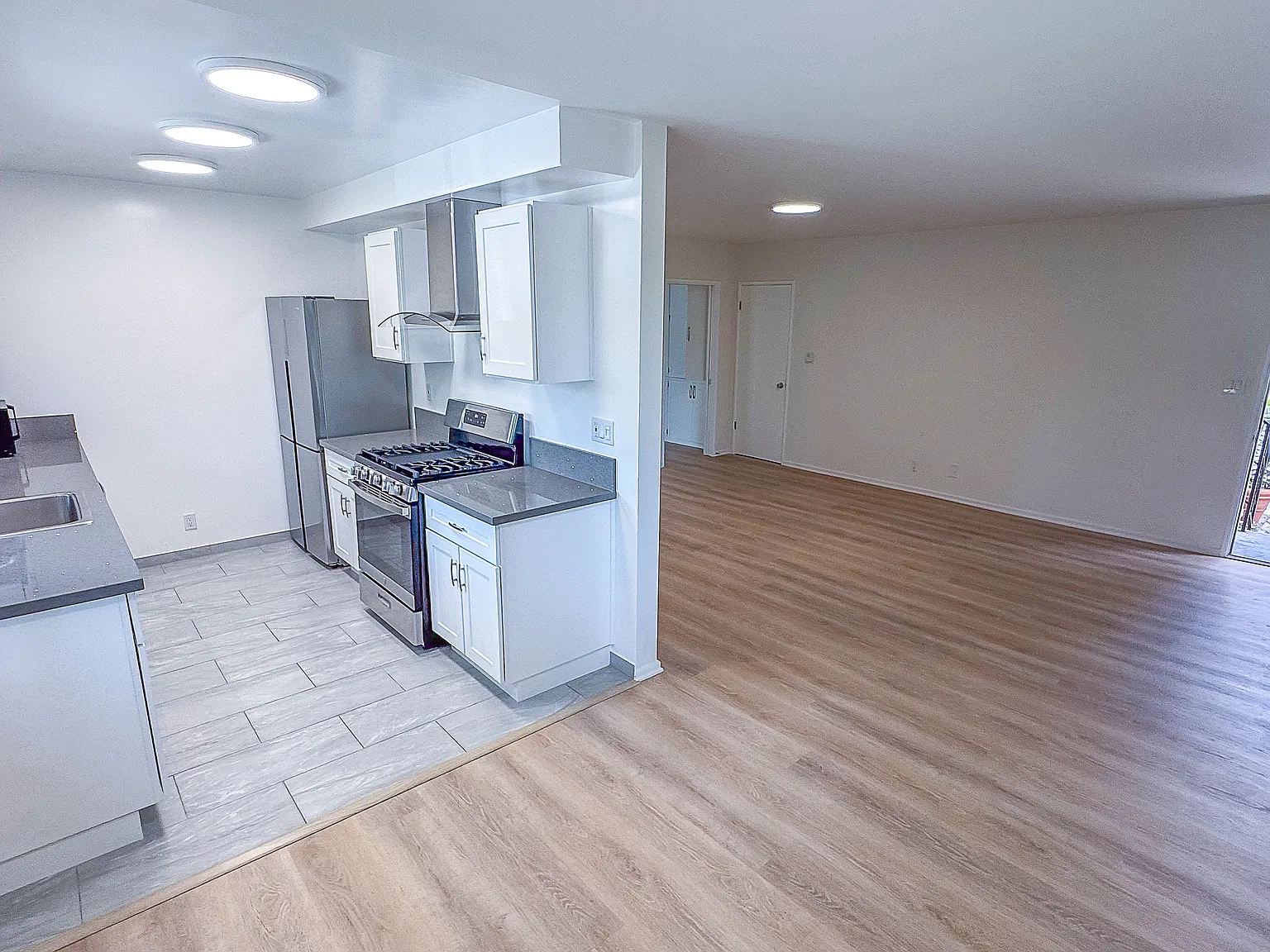 1 bed, 850 sqft, $3,450 — Photo 2