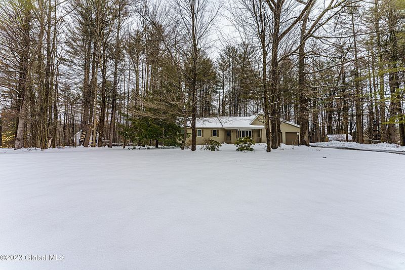 2nd image of 3 Pinebrook Drive