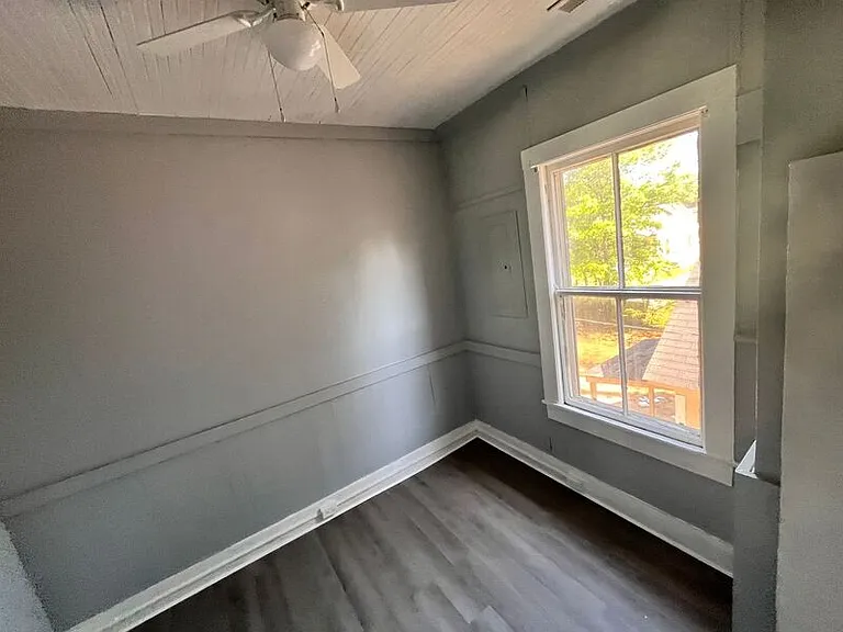 1357 Glover St — Photo 12
