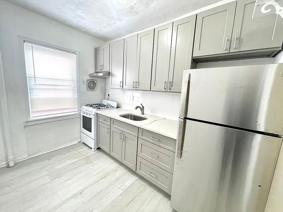 1st image of 2248 35th St #2