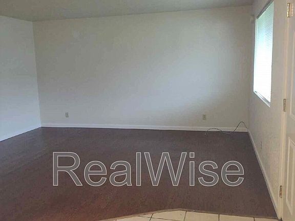 5th image of 415 W 1st Ave