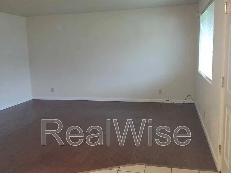 415 W 1st Ave — Photo 5