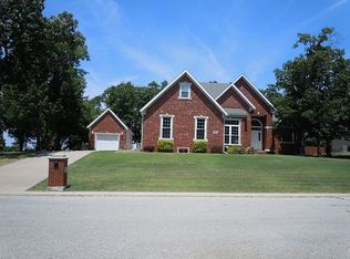 410 Lakeview Ln, Carl Junction, MO 64834