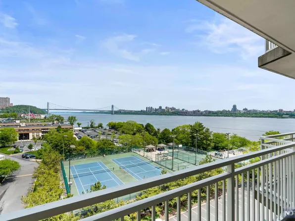 1055 River Rd APT 809, Edgewater, NJ 07020