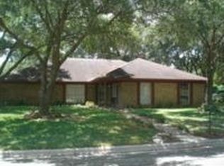 862 White Oak Dr, Bellville, TX 77418