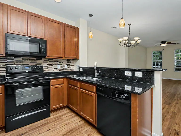 11233 Cedar Walk Ln — Photo 5