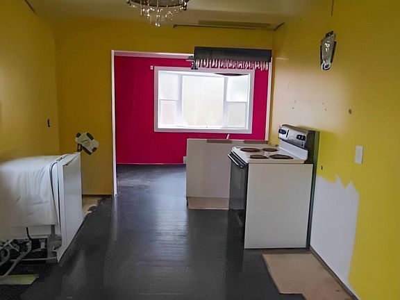 3rd image of 43 West Ave