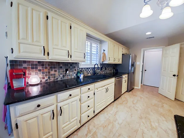 3306 Oakmont Dr — Photo 8