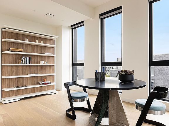 4th image of 215 N 10th St #Phc
