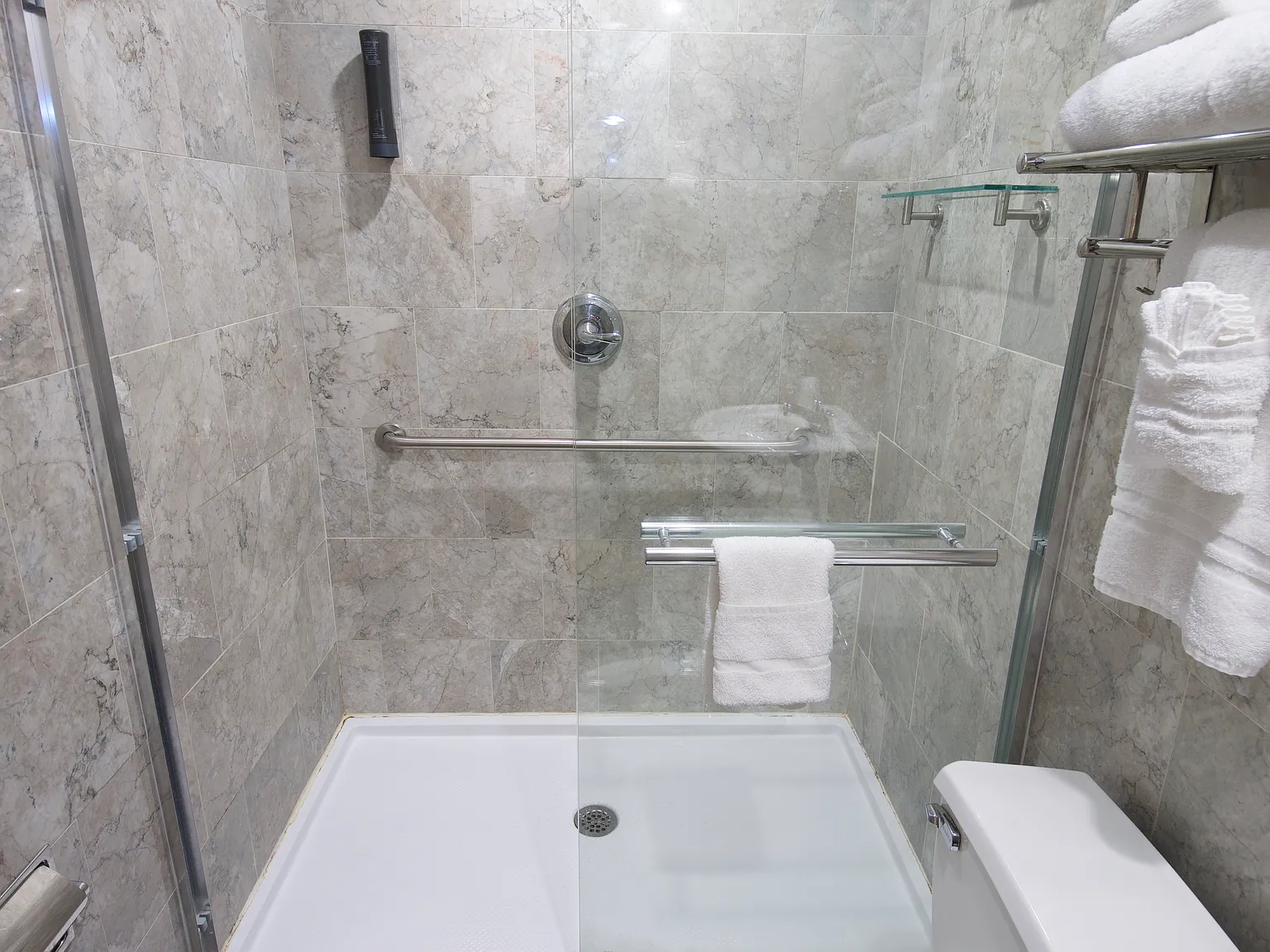 Studio, 300 sqft, $1,695 — Photo 4