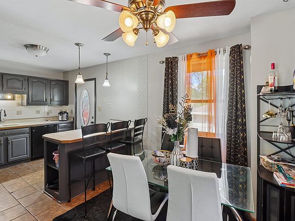 4th image of 2807 54th St