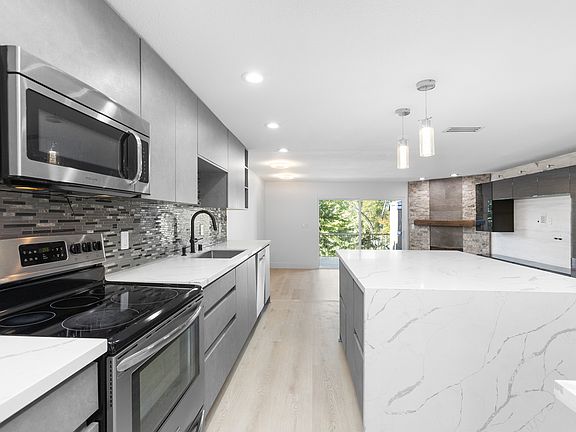 2nd image of 23821 Hillhurst Dr APT 27