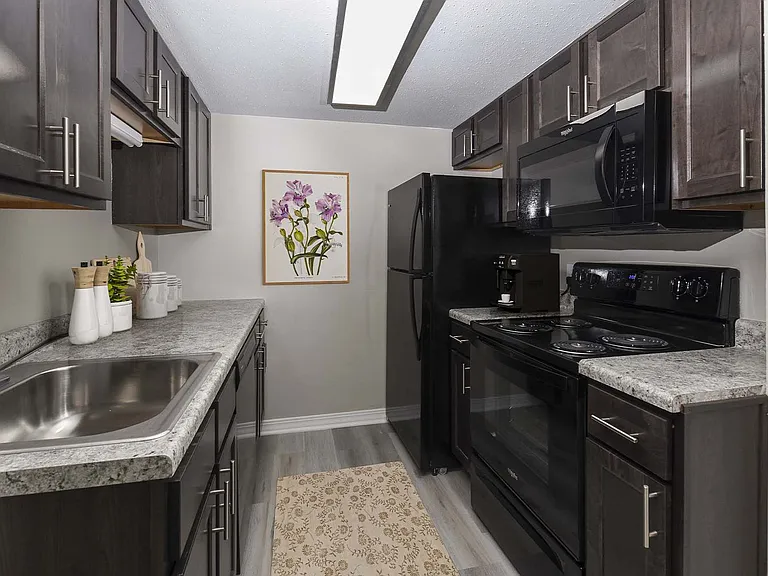 The George Apartment Homes — Photo 42