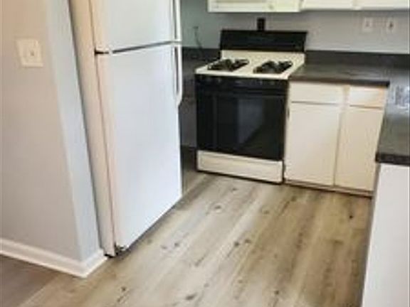 4th image of 1224 N Meade St APT 20
