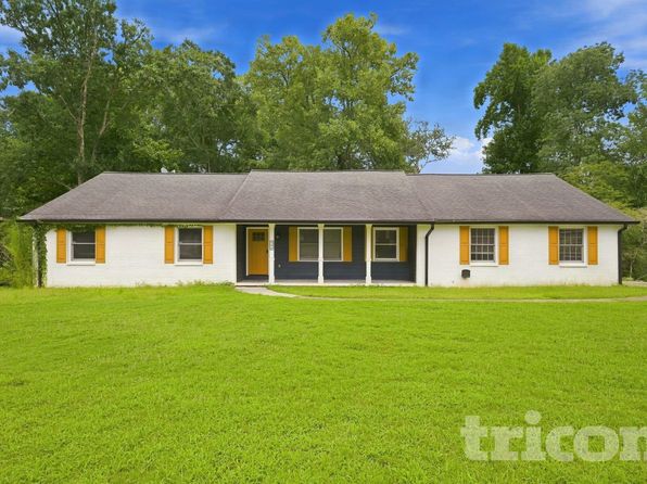 590 Clubland Cir SE
