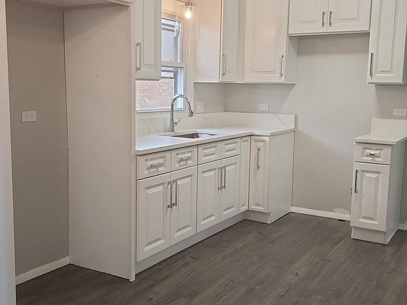 3rd image of 1555 N 34th Ave #2