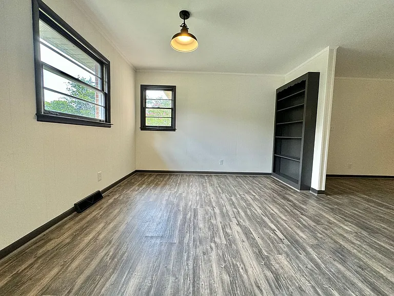 2256 S Berrys Chapel Rd — Photo 11