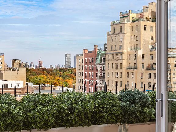 4th image of 23 W 73rd St #1214/1215