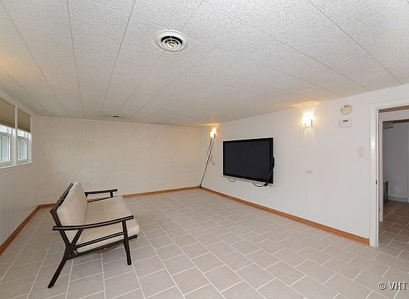 5th image of 1761 Pratt Ave
