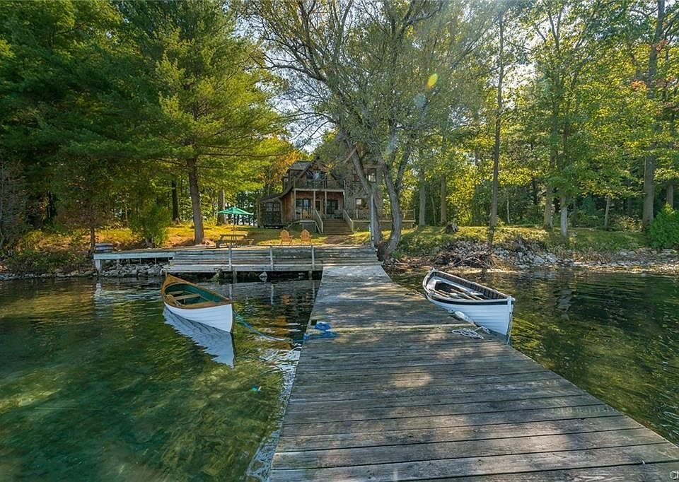 1st image of 3 Cedar Ln