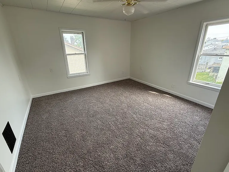 513 Catherine St — Photo 7