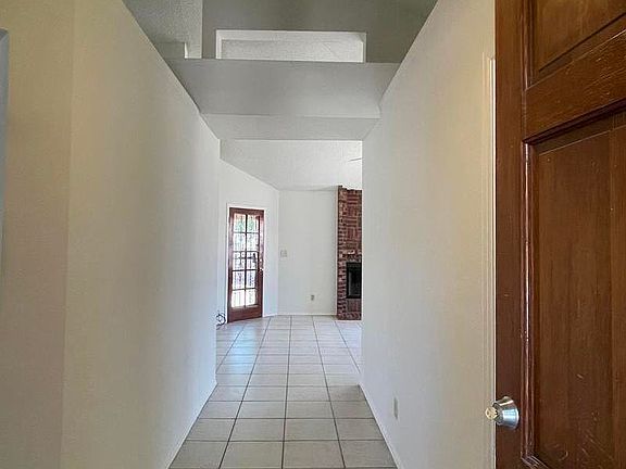 3rd image of 721 Hempstead Dr