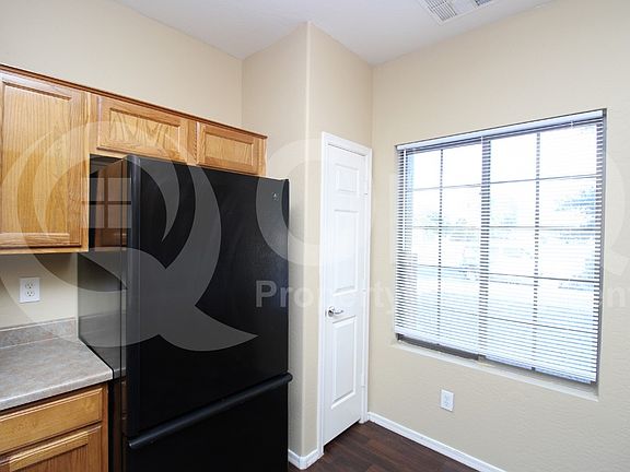 5th image of 9439 W Illini St
