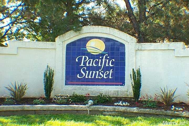 1st image of 2904 Beachcomber Dr E