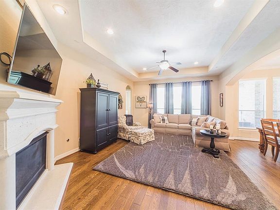 3rd image of 4625 La Escalona Dr