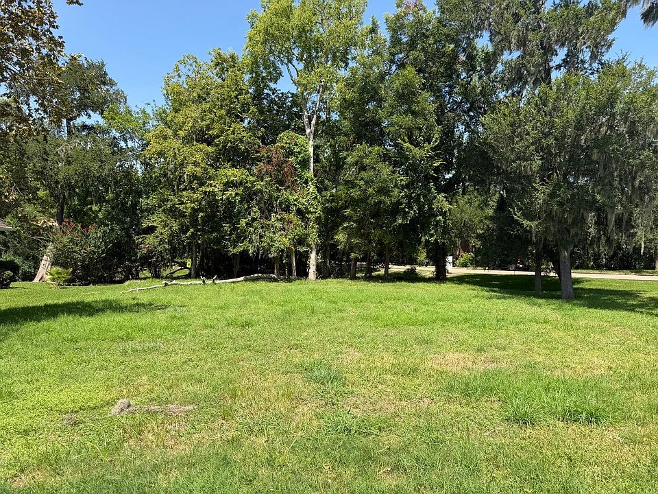 1st image of 4211 Woodlake Ln