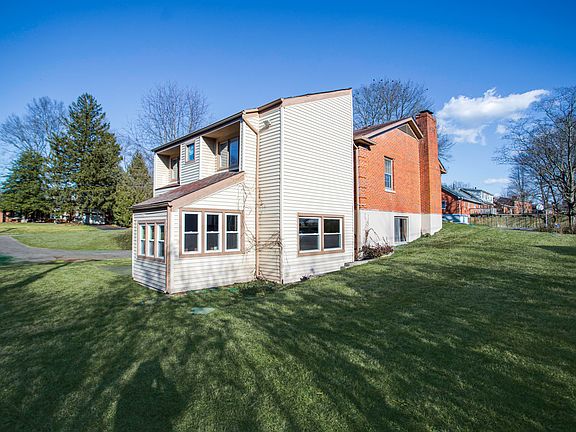 3rd image of 3403 Thistleton Dr