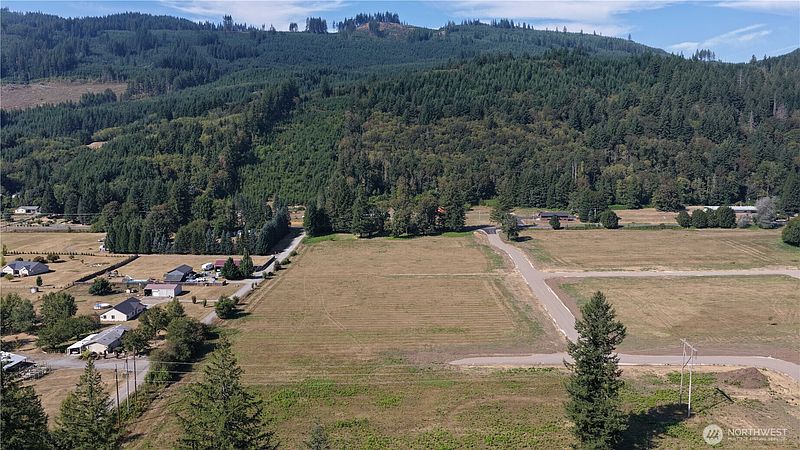4th image of 158 Sawmill Road