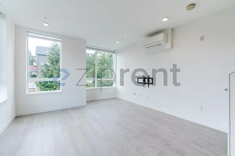 1490 NW 75th St — Photo 11