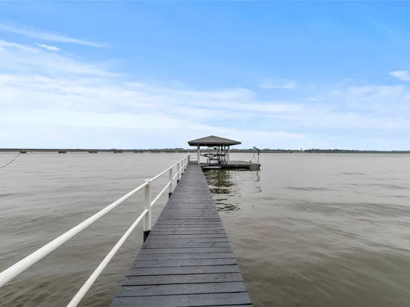 250 Whispering Oaks Trl, Mabank, TX 75156