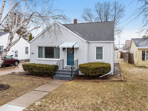 1126 Tyler Ave, Oshkosh, WI 54902