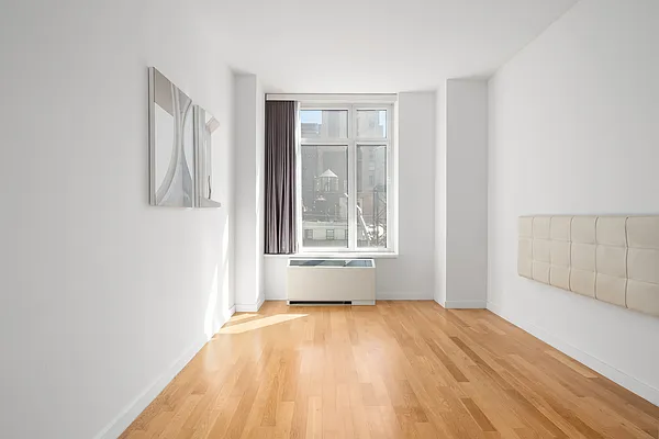 Sold by Compass | media 25