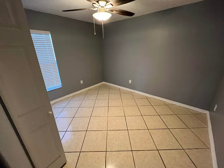 160 Sura Blvd — Photo 11