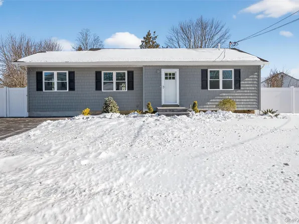 1667 Manatuck, Bay Shore, NY 11706
