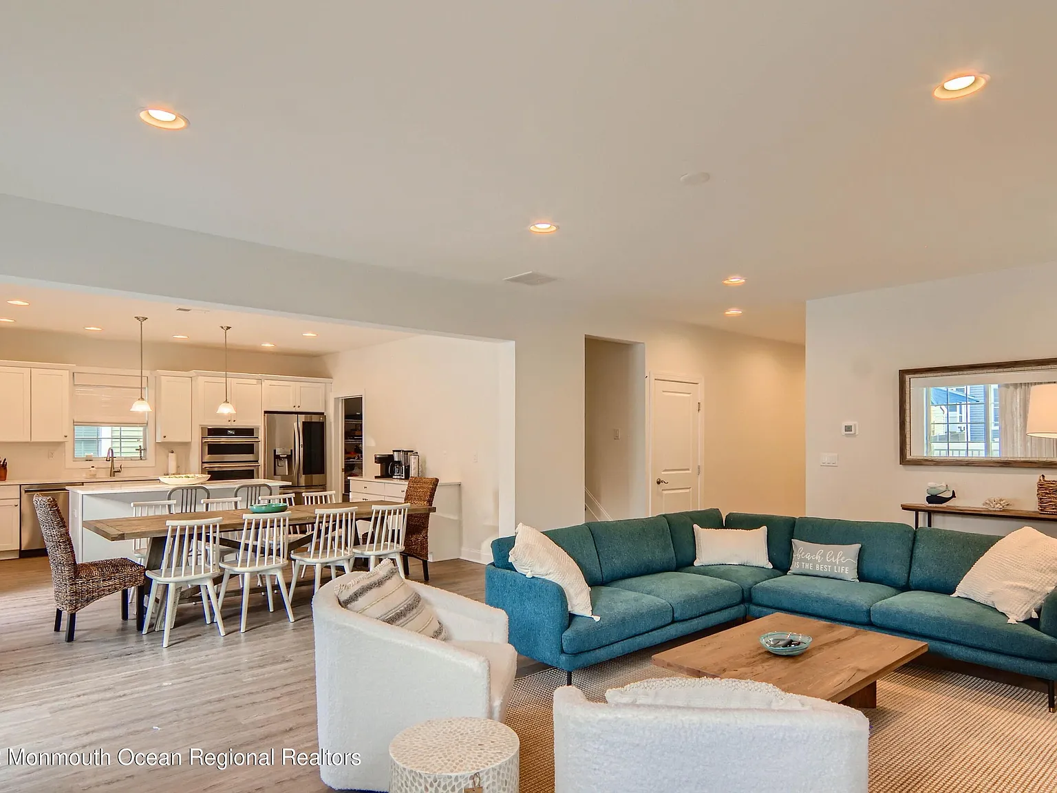 6 bed, 3948 sqft, $16,000 — Photo 4