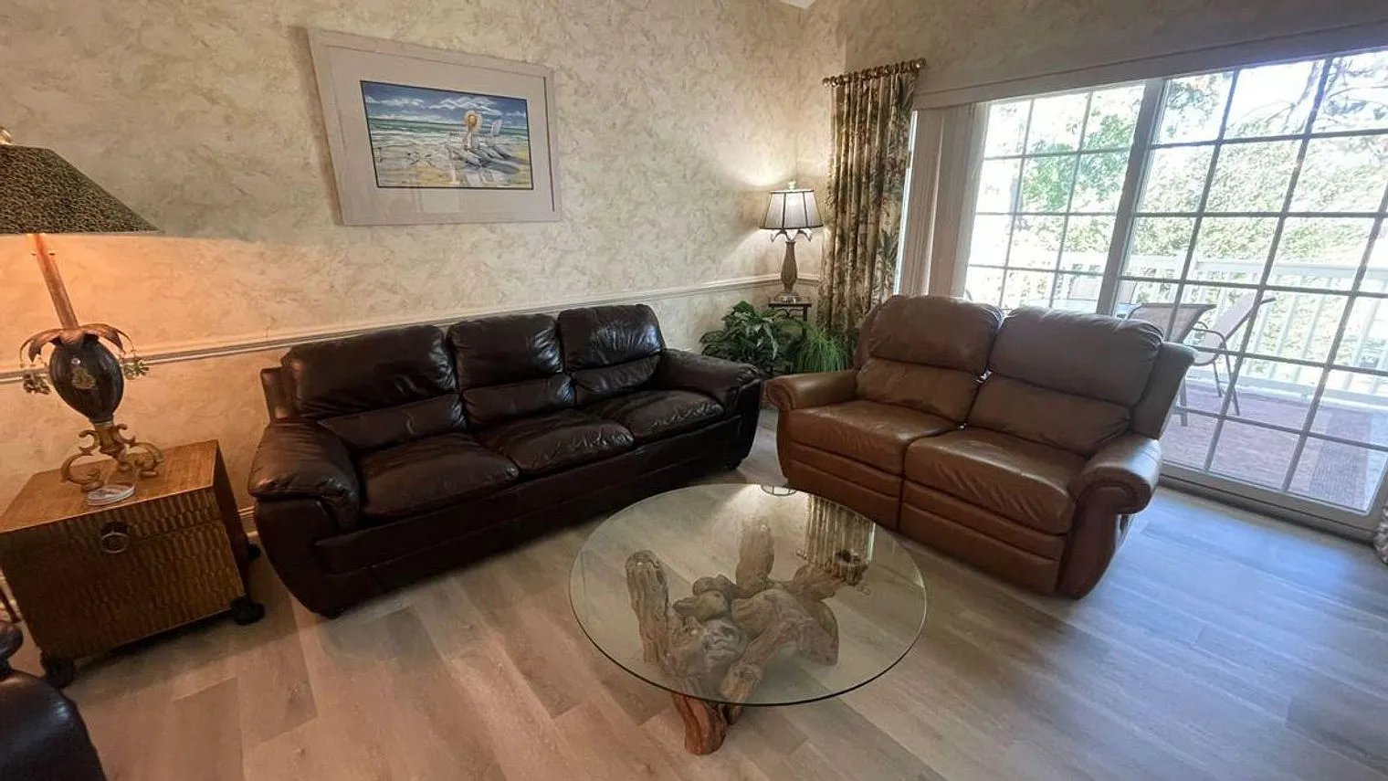 3 bed, 2.0 bath, 1345 sqft, $3,367 — Photo 2