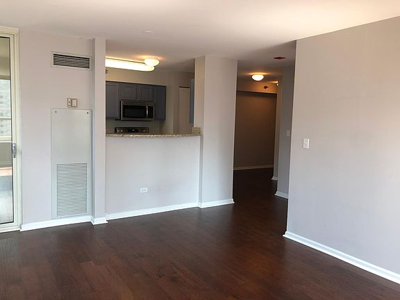 4th image of 345 N La Salle Dr APT 2308