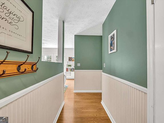 4th image of 70 Newton Ridge Dr