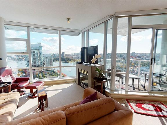 4th image of 638 Beach Cres #2201